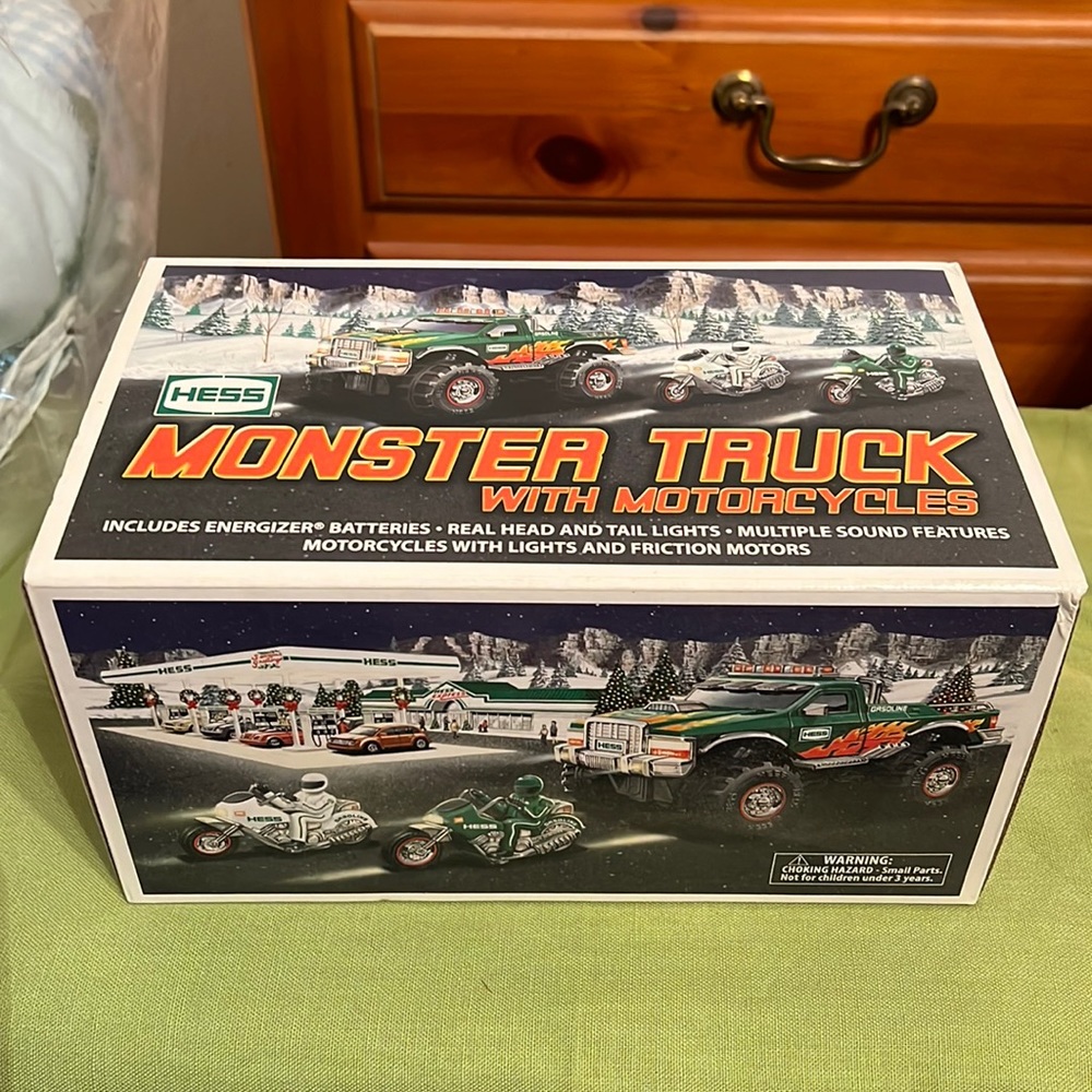 Hess 2007 monster truck UNOPENED